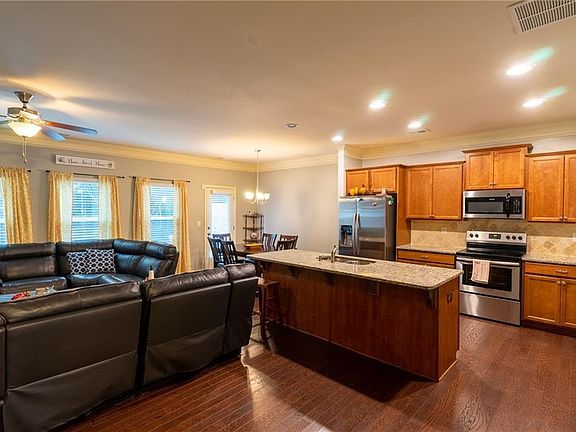 3rd image of 257 Green Bridge Ct