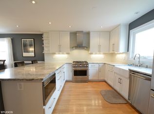 3201 N George Mason Dr, Arlington, VA 22207