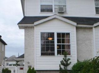 28 Vulcan St, Staten Island, NY 10305
