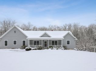 8 Spar Cove Rd, Freeport, ME 04032