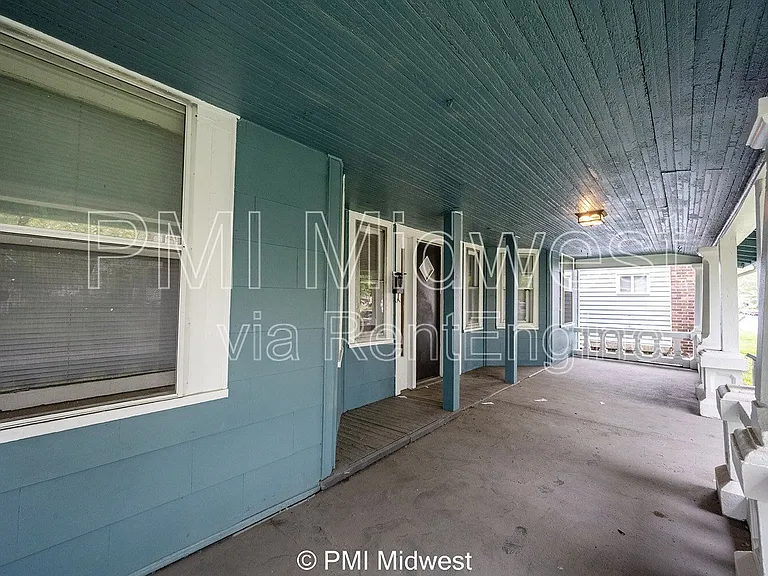 130 N Gladstone Ave — Photo 3