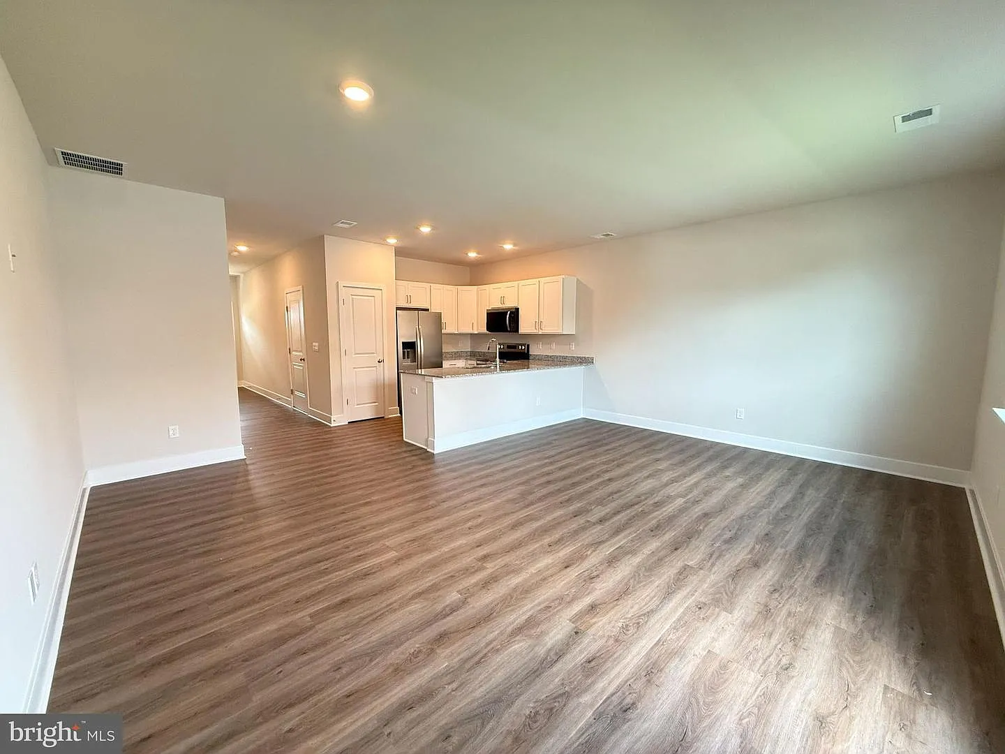 3 bed, 1509 sqft, $2,200 — Photo 3