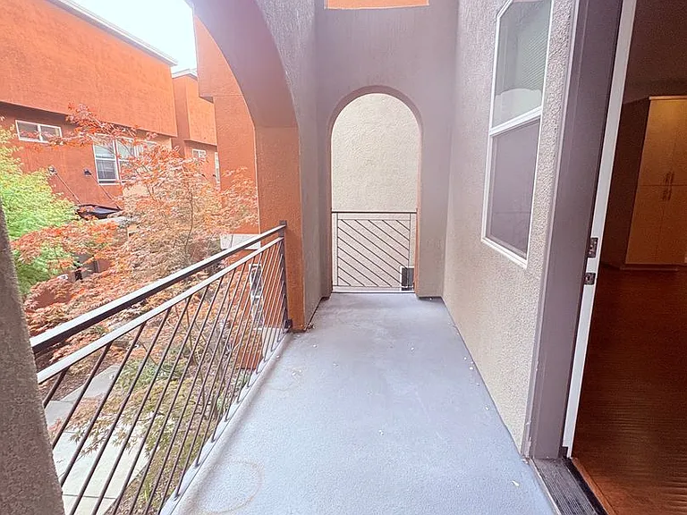 785 Carbon Ct — Photo 13