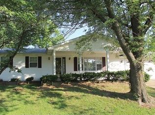 2425 Debra Dr, High Ridge, MO 63049