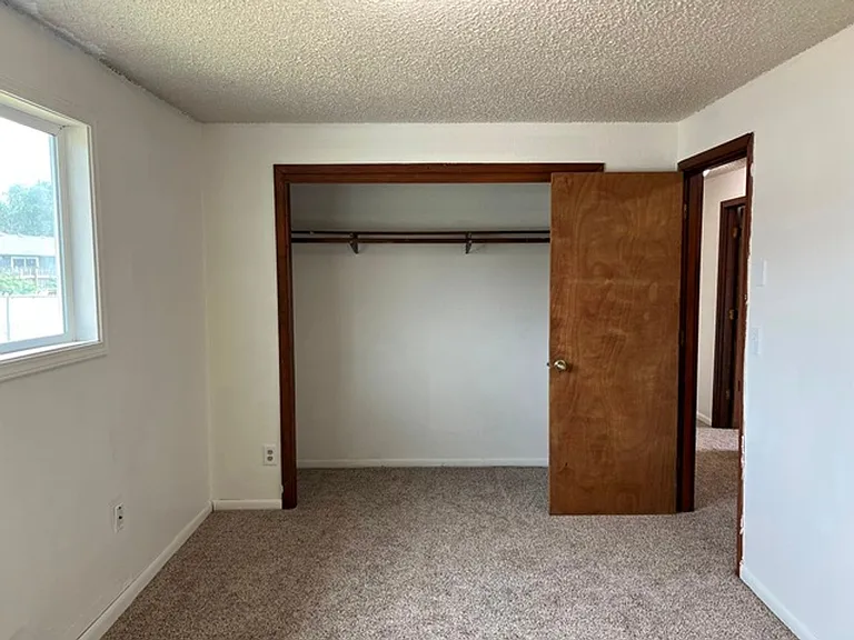 385 Dianne Ct — Photo 19