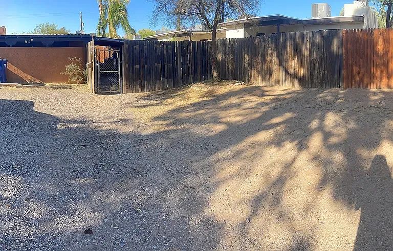 313 E Calle Arizona — Photo 2