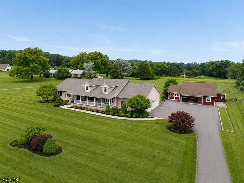 1st image of 80 Deer Hill Rd