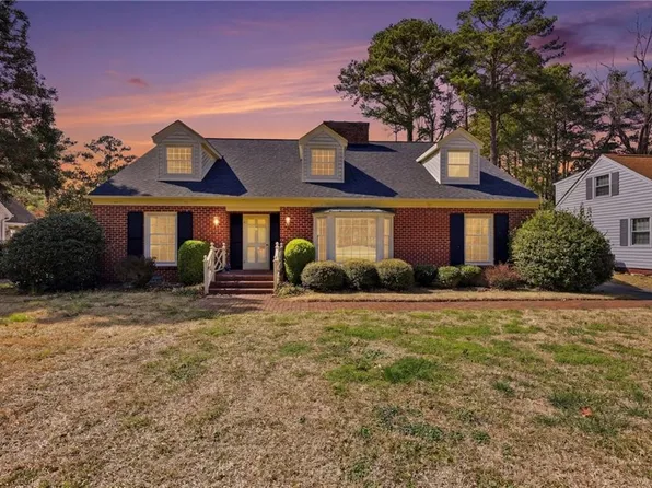 1115 Park Dr, Elizabeth City, NC 27909