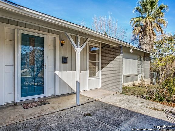 2nd image of 3911 Nash Blvd