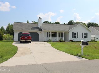 189 Parnell Rd, Hubert, NC 28539