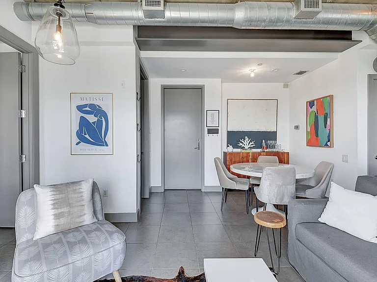 111 SE 2nd St #402 — Photo 2