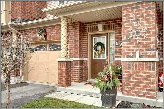 85 Lander Cres — Photo 2