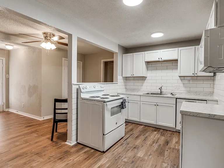 3929 Winfield Ave — Photo 4