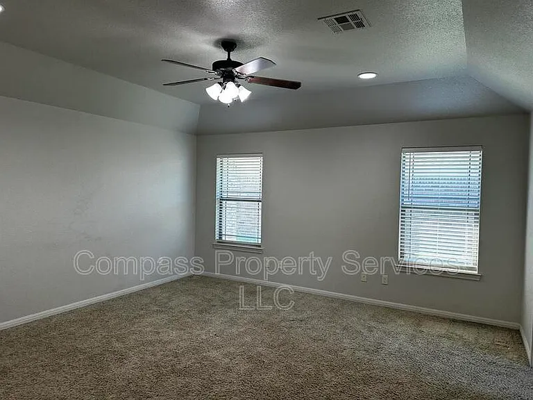 10412 Whitney Trce #10412 — Photo 9