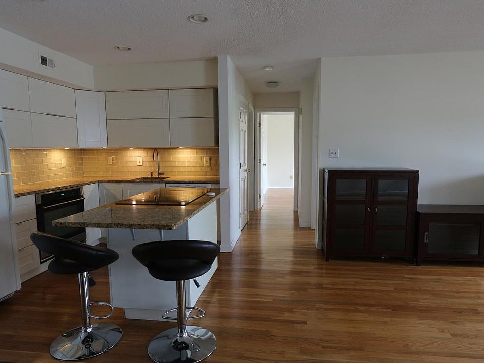 livingroom kitchen