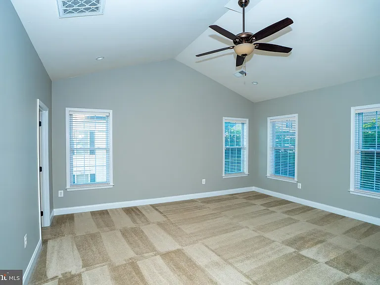 22535 Willington Sq — Photo 36