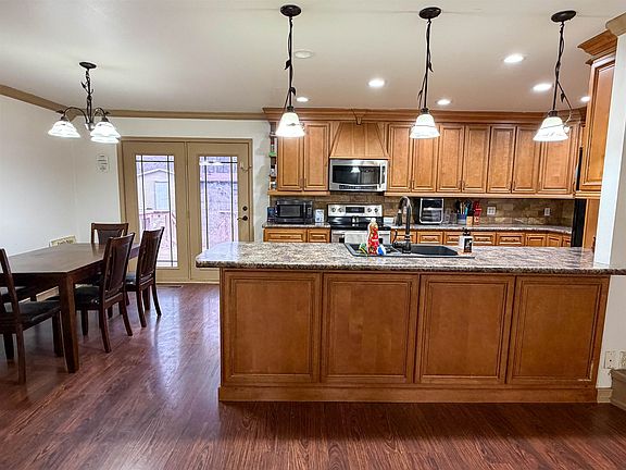 5th image of 34 Alma Dr