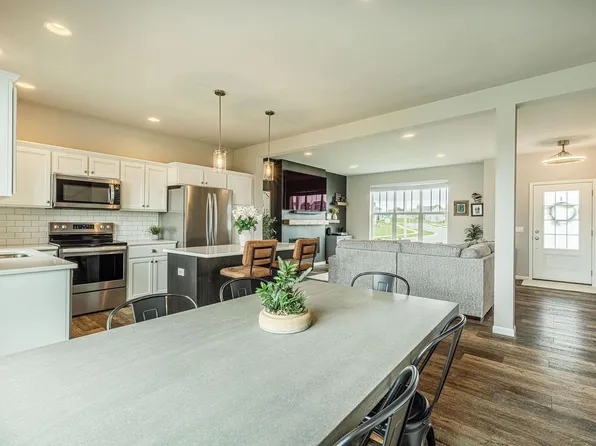 6111 East RED OAK Trail, Mcfarland, WI 53558