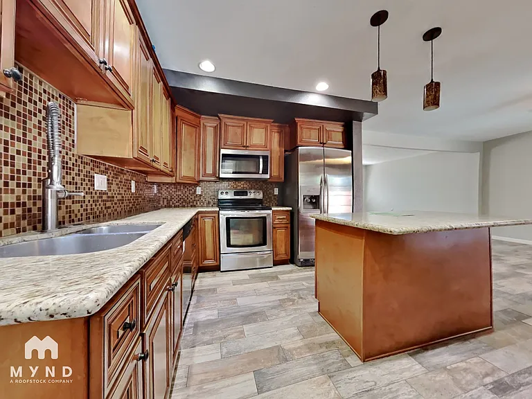 8426 E Keim Dr — Photo 4