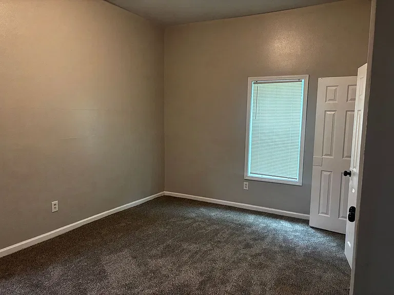 2281 Virginia St — Photo 17
