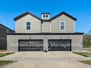 777 S Benchmark Ln #1, Fayetteville, AR 72704