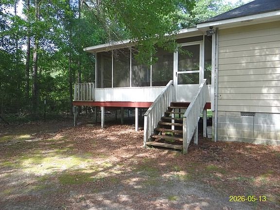 3rd image of 20 Island Creek Rd