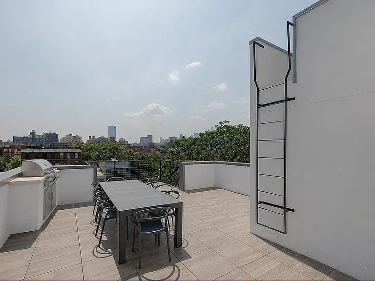 268 E 7th St #Penthouse 6 — Photo 18