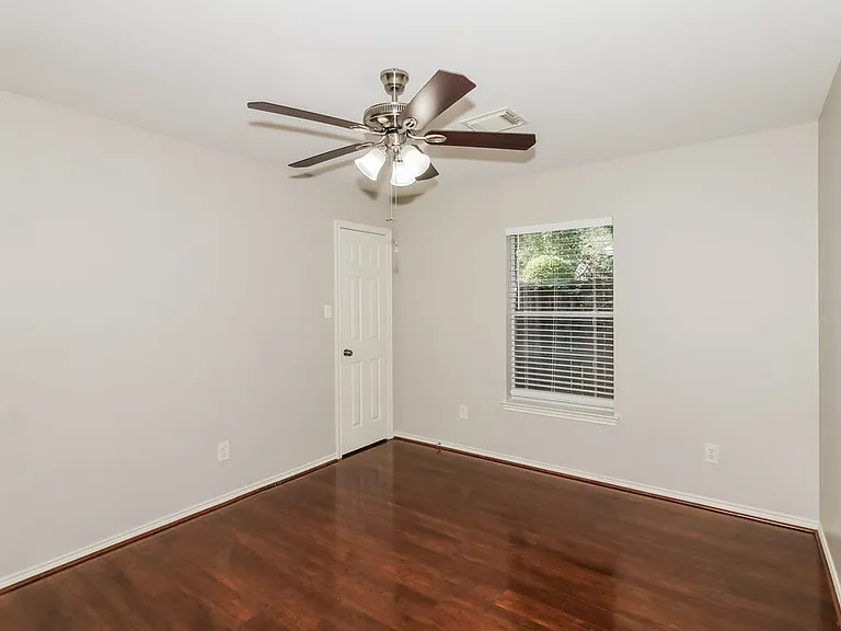 3830 Lake Ballinger Ln — Photo 14