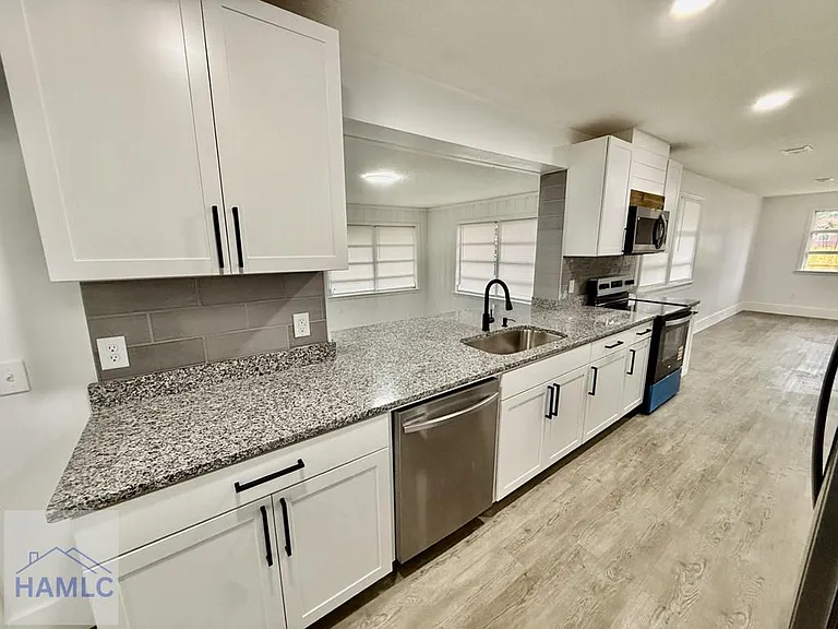 204 N Palm St — Photo 29