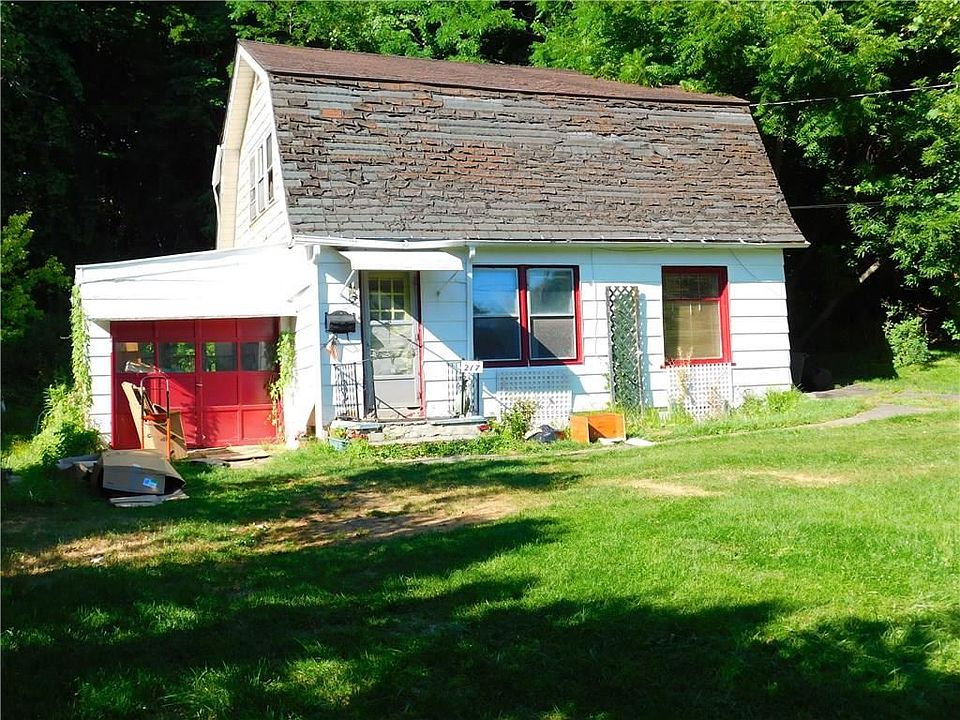 1st image of 217 E Main St