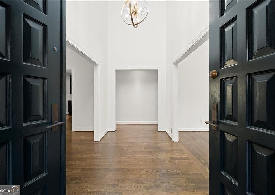 1st image of 4094 Columns Dr SE