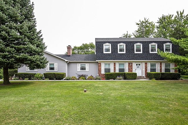 1st image of 30 Bellingham Ln #235