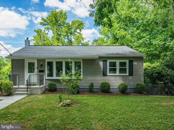 8 Grandin Cir, Rockville, MD 20851