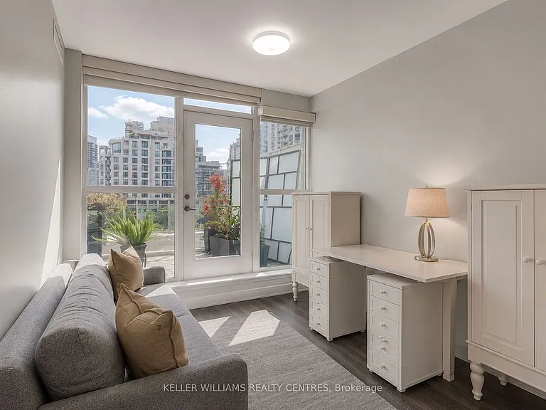 2067 Lake Shore Blvd W #205 — Photo 8
