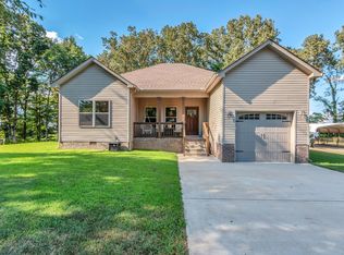 1027 Garton Rd, Burns, TN 37029