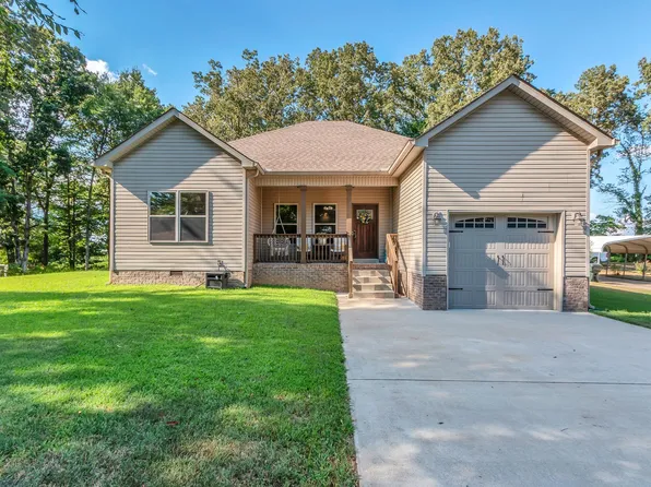 1027 Garton Rd, Burns, TN 37029
