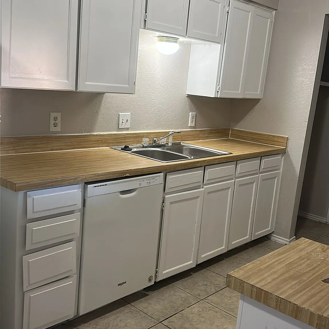 3 bed, 1250 sqft, $1,400 — Photo 2