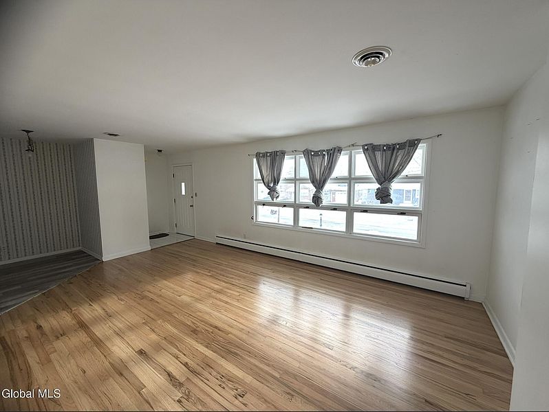 2nd image of 40-42 Lee Avenue