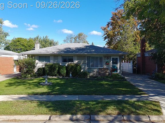 2nd image of 8485 Helen St