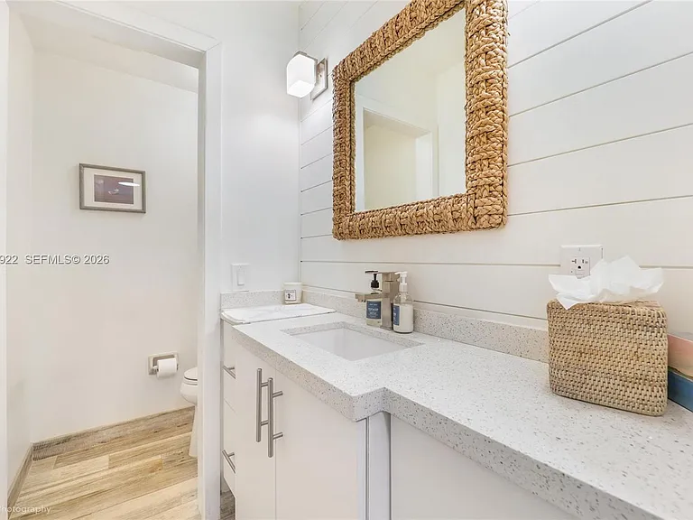 2449 S Bayshore Dr — Photo 21