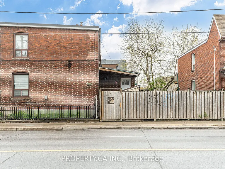 242 Emerson Ave #BASEMENT — Photo 5