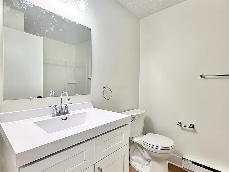 1820 Hudson Ave #17 — Photo 12