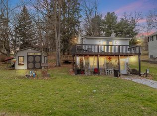 1621 Lake Front Dr, Salem, OH 44460