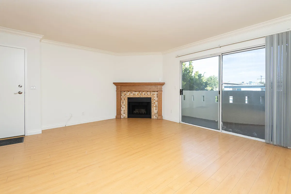 Building Photo - 3839 Motor Ave #201