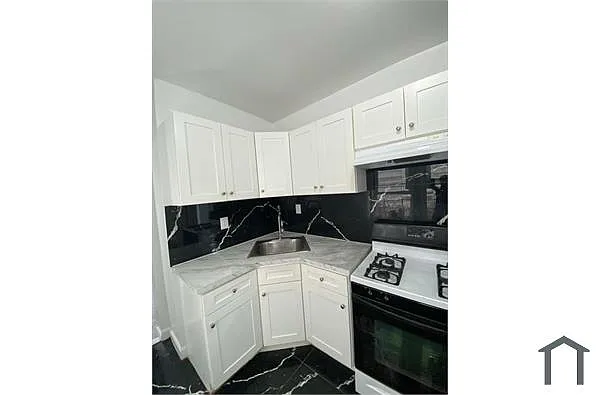 Building Photo - 26 Mulberry St #1