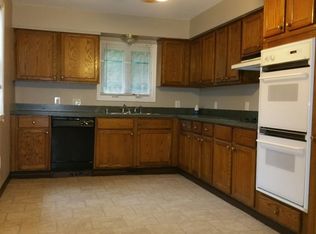 35 Oneida St, Pontiac, MI 48341