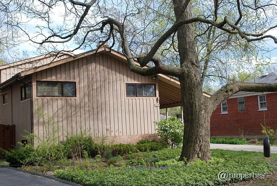 1375 Cavell Ave photo 1
