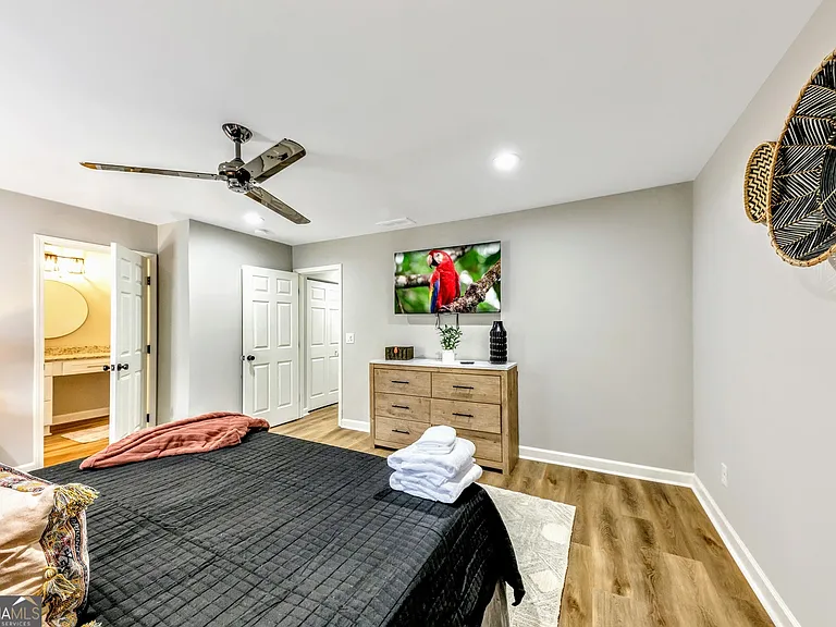 1018 Falling Valley Ct SE — Photo 13