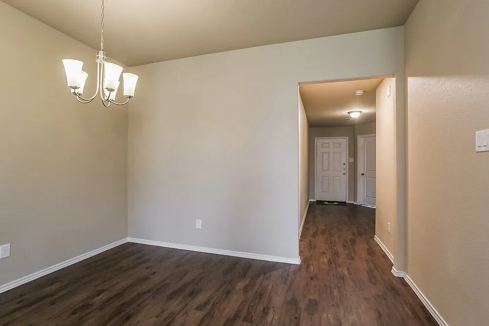 3 bed, 2.0 bath, 1536 sqft, $1,875 — Photo 4