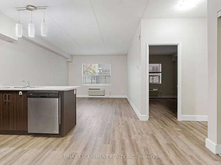 149 Main St W #203 — Photo 6